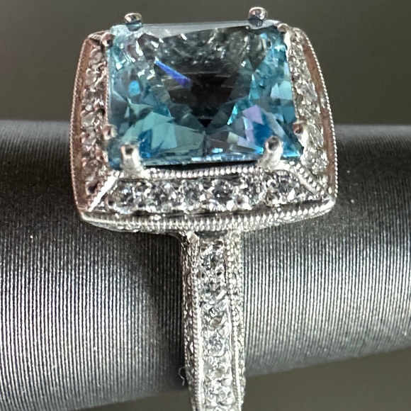 Designer SIMON G ~ .88 TCW Diamond and 8MM Aquamarine Ring in 18K White Gold - Picture 4 of 15